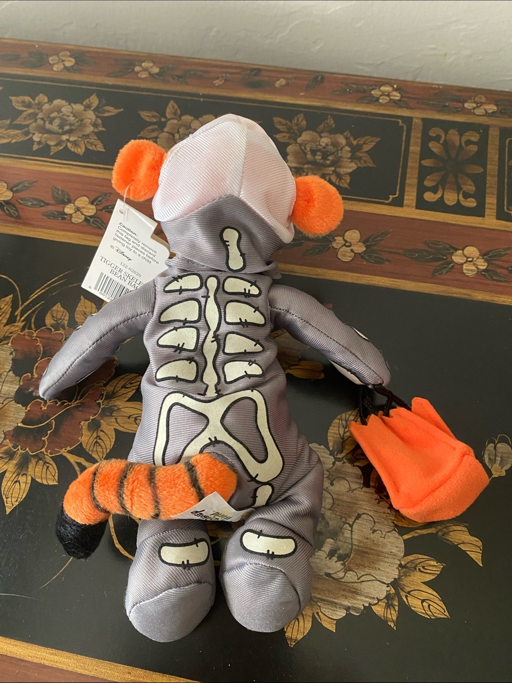 Tigger as Skeleton for Halloween 🎃 - Picture 2 of 6